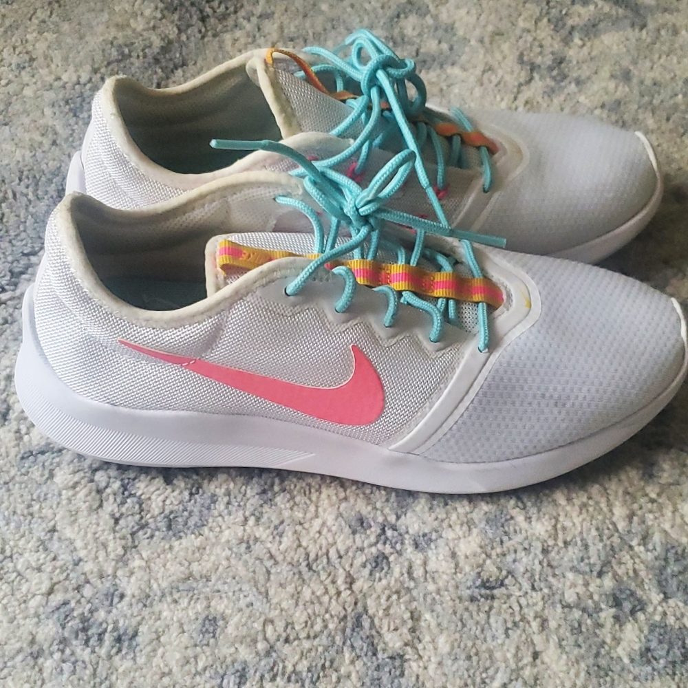 Nike Viale VTR Running Shoes Ladies Womens SZ‎ 7 White Neon Summer Workout  Gym
